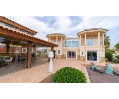 PRECIOSO CHALET CON PISCINA PRIVADA Y GARAJE EN AGUAS NUEVAS, TORREVIEJA
