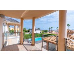 PRECIOSO CHALET CON PISCINA PRIVADA Y GARAJE EN AGUAS NUEVAS, TORREVIEJA