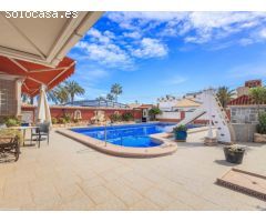 CASA ADOSADA CON PISCINA PRIVADA CERCA DE LA PLAYA EN CABO ROIG