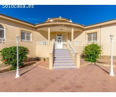 CHALET INDEPENDIENTE EN CIUDAD QUESADA CON PISCINA PRIVADA