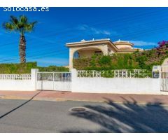 CHALET INDEPENDIENTE EN CIUDAD QUESADA CON PISCINA PRIVADA