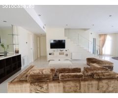 Chalet independiente de 5 dormitorios en Doña Pepa , Ciudad Quesada