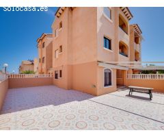 Villa moderna en Los Balcones, Torrevieja con piscina privada