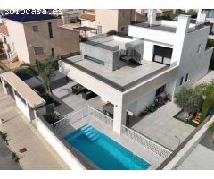 Moderna villa con solárium, sótano y piscina privada, cerca de la playa en La