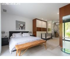Moderna villa con solárium, sótano y piscina privada, cerca de la playa en La