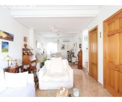 Villa Independiente en Playa Flamenca con Piscina Comunitaria