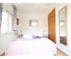 Villa Independiente en Playa Flamenca con Piscina Comunitaria