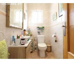 Villa Independiente en Playa Flamenca con Piscina Comunitaria