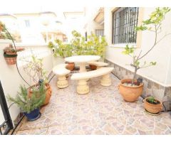 Villa Independiente en Playa Flamenca con Piscina Comunitaria