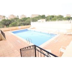 Villa Independiente en Playa Flamenca con Piscina Comunitaria