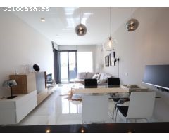 LUMINOSO Y MODERNO PISO DE 2 DORMITORIOS CON VISTAS A LA PISCINA EN RESIDENCIAL