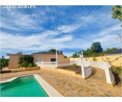 AMPLIO Y LUMINOSO CHALET INDEPENDIENTE CON UN PRECIOSO JARDÍN DE CASI 1.500 M²