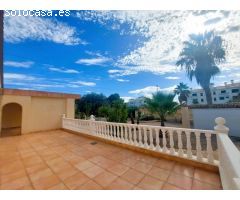AMPLIO Y LUMINOSO CHALET INDEPENDIENTE CON UN PRECIOSO JARDÍN DE CASI 1.500 M²