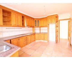 AMPLIO Y LUMINOSO CHALET INDEPENDIENTE CON UN PRECIOSO JARDÍN DE CASI 1.500 M²