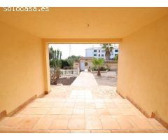 AMPLIO Y LUMINOSO CHALET INDEPENDIENTE CON UN PRECIOSO JARDÍN DE CASI 1.500 M²