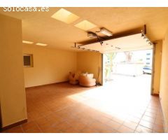 AMPLIO Y LUMINOSO CHALET INDEPENDIENTE CON UN PRECIOSO JARDÍN DE CASI 1.500 M²