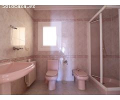 AMPLIO Y LUMINOSO CHALET INDEPENDIENTE CON UN PRECIOSO JARDÍN DE CASI 1.500 M²