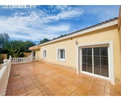 AMPLIO Y LUMINOSO CHALET INDEPENDIENTE CON UN PRECIOSO JARDÍN DE CASI 1.500 M²