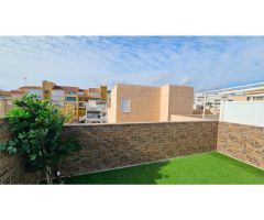 Dúplex reformado en zona privilegiada de La Mata, Torrevieja