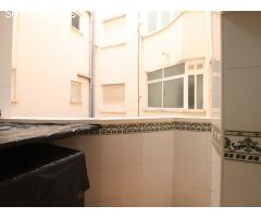 AMPLIO APARTAMENTO DE 2 DORMITORIOS EN EL CENTRO DE TORREVIEJA CON PISCINA