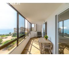 Espectacular ático con impresionantes vistas al mar