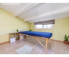 TERRENO SITUADO EN LES CON VIVIENDA EN CONSTRUCCION.
