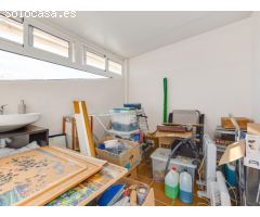 TERRENO SITUADO EN LES CON VIVIENDA EN CONSTRUCCION.