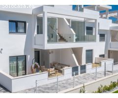 Bungalow en planta baja orientado al sur en Los Balcones, Torrevjava