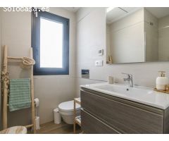 Bungalow en planta baja orientado al sur en Los Balcones, Torrevjava