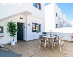 Bungalow en planta baja orientado al sur en Los Balcones, Torrevjava