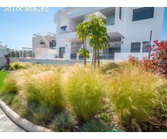 Bungalow en planta baja orientado al sur en Los Balcones, Torrevjava