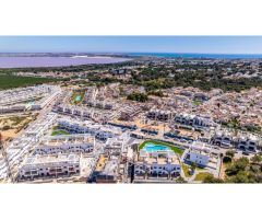 Bungalow en planta baja orientado al sur en Los Balcones, Torrevjava