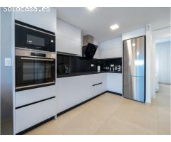 Preciosa villa en venta en El Raso