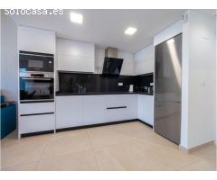 Preciosa villa en venta en El Raso