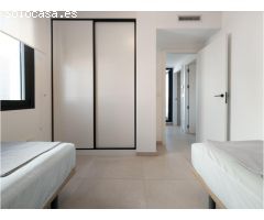 Preciosa villa en venta en El Raso