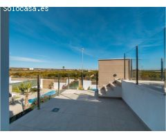 Preciosa villa en venta en El Raso