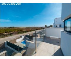 Preciosa villa en venta en El Raso
