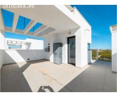 Preciosa villa en venta en El Raso