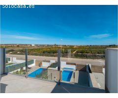 Preciosa villa en venta en El Raso