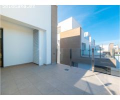 Preciosa villa en venta en El Raso