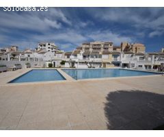 ACOGEDORA CASA ADOSADA EN TORREVIEJA