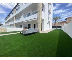 ACOGEDORA CASA ADOSADA EN TORREVIEJA