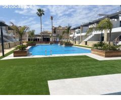 ACOGEDORA CASA ADOSADA EN TORREVIEJA