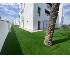 ACOGEDORA CASA ADOSADA EN TORREVIEJA
