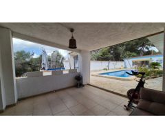 Impresionante villa de 5 dormitorios en Los Balcones - dos piscinas simming