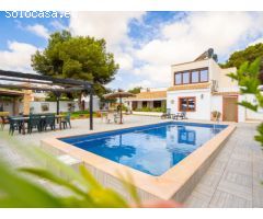 Impresionante villa de 7 dormitorios en Cabo Roig