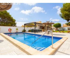 Impresionante villa de 7 dormitorios en Cabo Roig