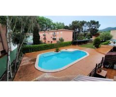 EXCELENTE PISO EN SANTA CRISTINA D´ARO - PISCINA - BALCON/TERRAZA - 3