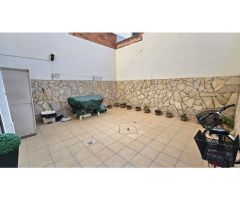 BAJO CON AMPLIA TERRAZA de 30 mts2 EN CALELLA