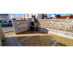 CASA EN EMPURIABRAVA - DOS DORMITORIOS - DOS TERRAZAS - SALON - BAÑO - COCINA